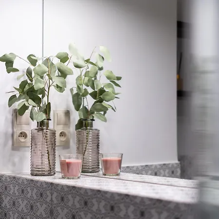 Modern Ii With Free Underground Parking Apartment *
